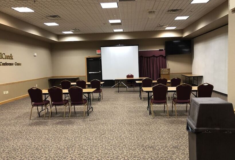 Fossil Creek Hotel And Suites