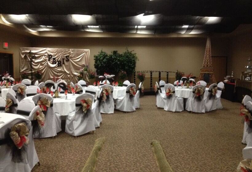 Fossil Creek Hotel And Suites