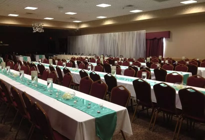 Fossil Creek Hotel And Suites