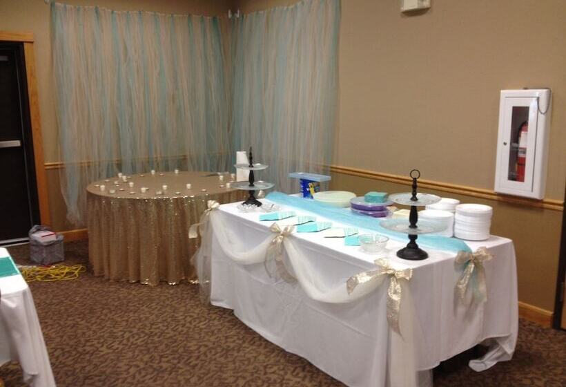 Fossil Creek Hotel And Suites