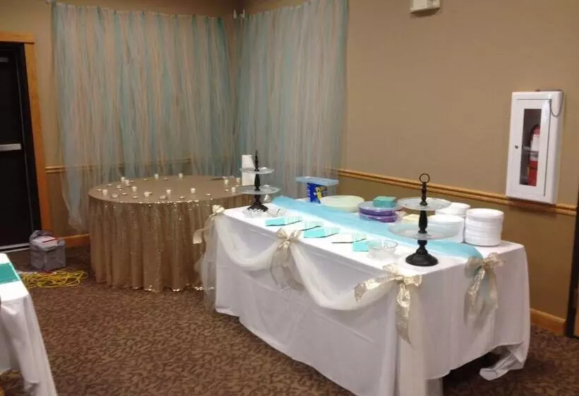 Fossil Creek Hotel And Suites