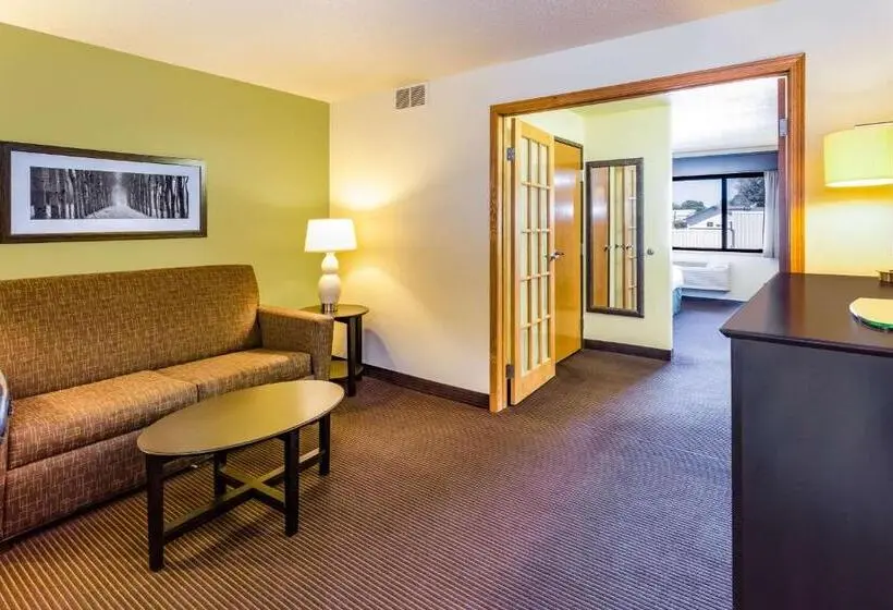 ホテル Americinn By Wyndham Hampton