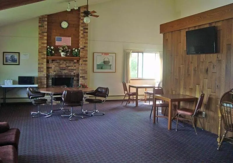 Hotelli Amerivu Inn & Suites Avon