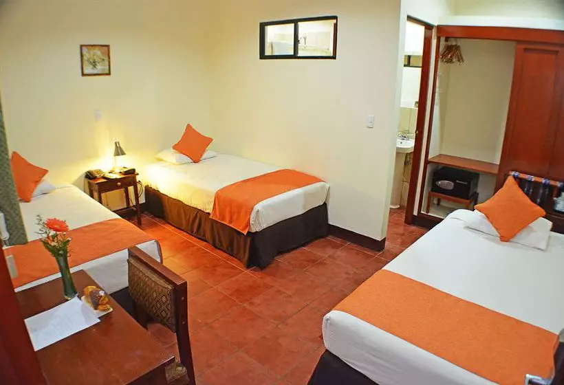 Отель Las Mercedes Leon