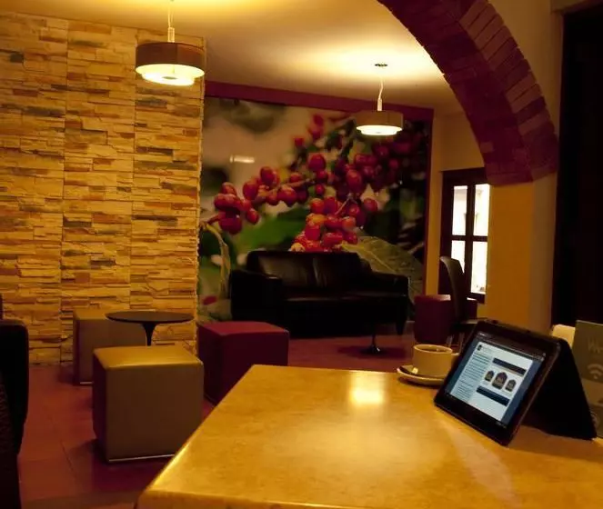 Отель Las Mercedes Leon