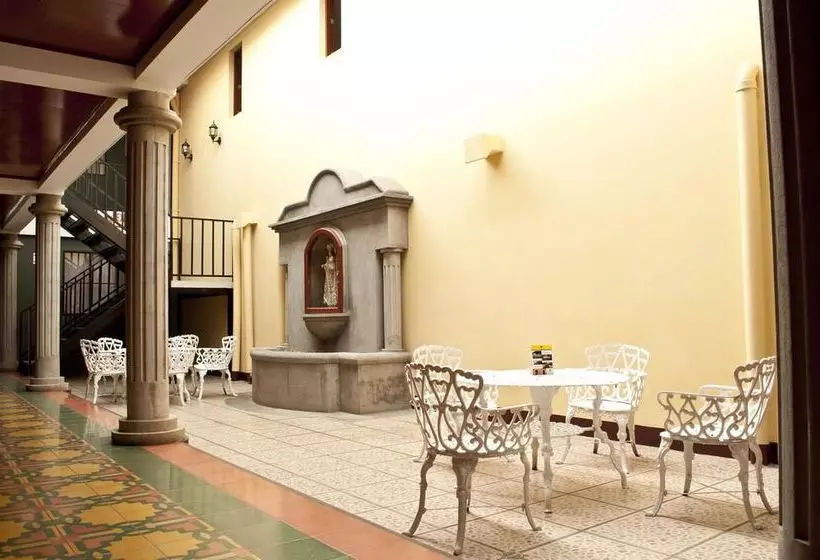 Отель Las Mercedes Leon