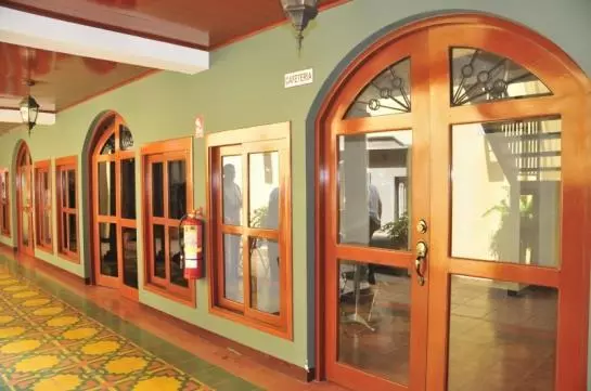 Отель Las Mercedes Leon