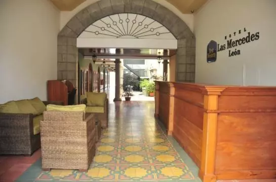 Отель Las Mercedes Leon
