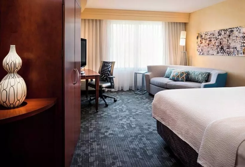 Отель Courtyard By Marriott Kansas City Shawnee