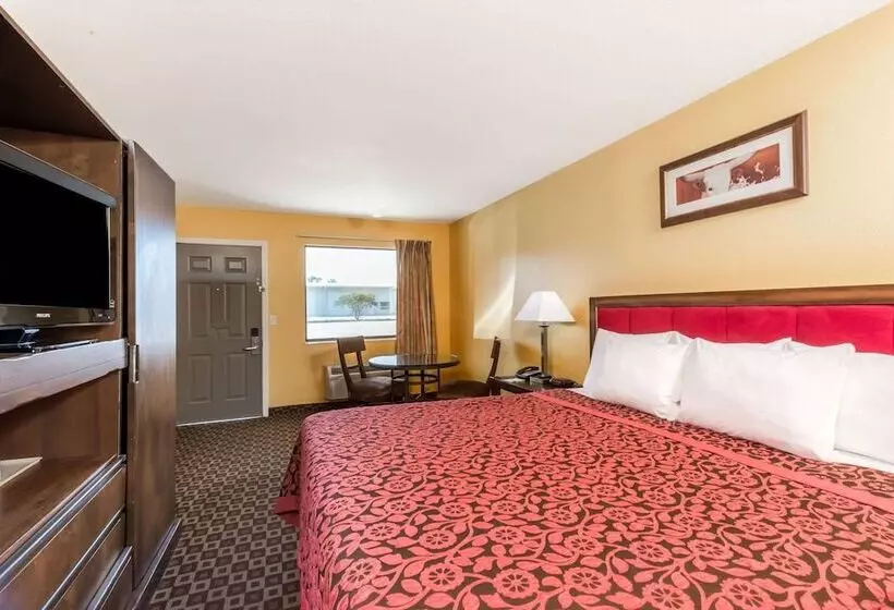 בית מלון כפרי Days Inn By Wyndham Sulphur La