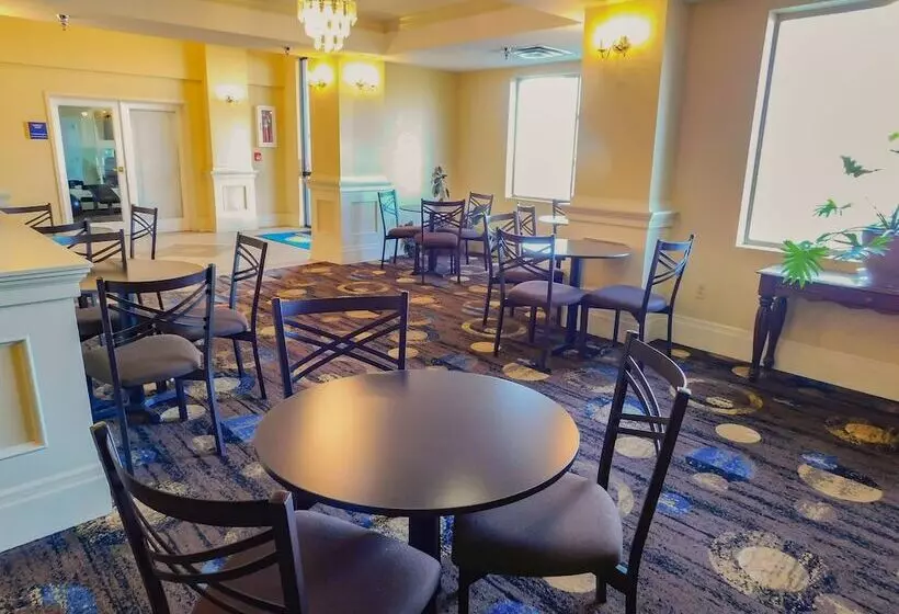 ホテル Days Inn & Suites By Wyndham Pocahontas