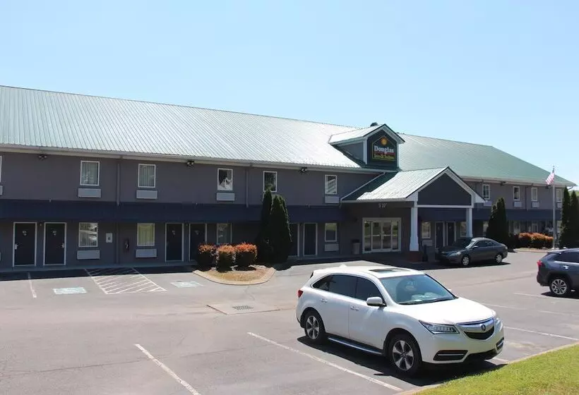 Отель Douglas Inn & Suites