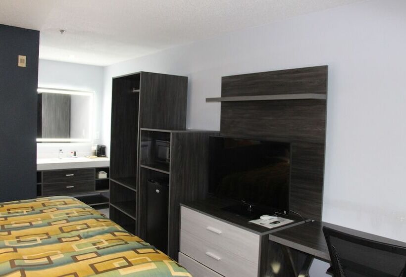 Отель Douglas Inn & Suites