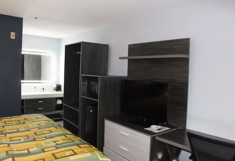 Отель Douglas Inn & Suites