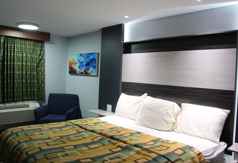 Отель Douglas Inn & Suites