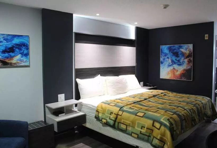 Отель Douglas Inn & Suites