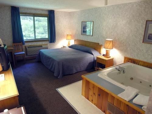 בית מלון כפרי The Pinewood Lodge