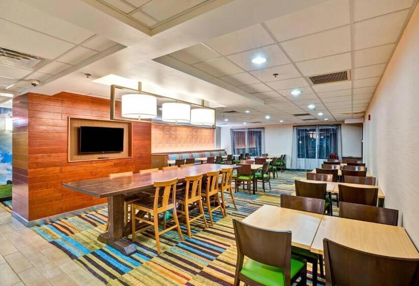 Отель Fairfield Inn & Suites Christiansburg