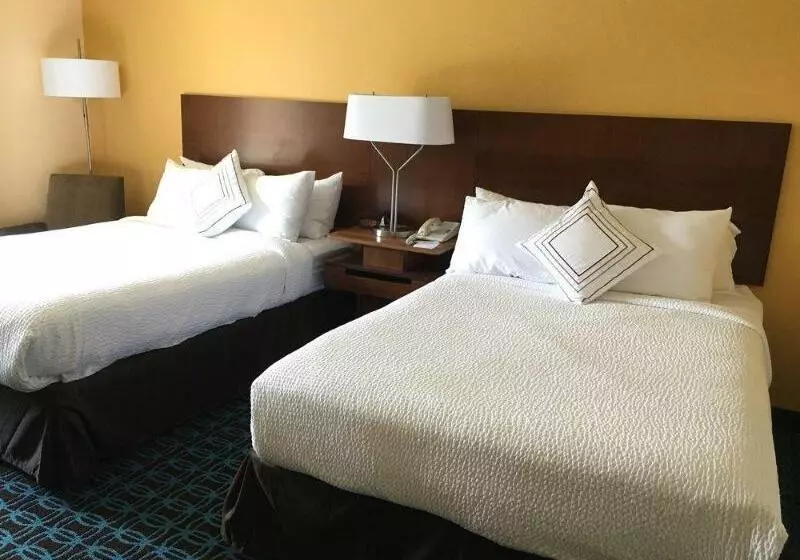 Отель Fairfield By Marriott Frankfort