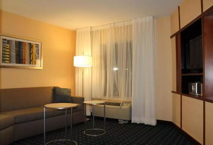 Отель Fairfield By Marriott Frankfort