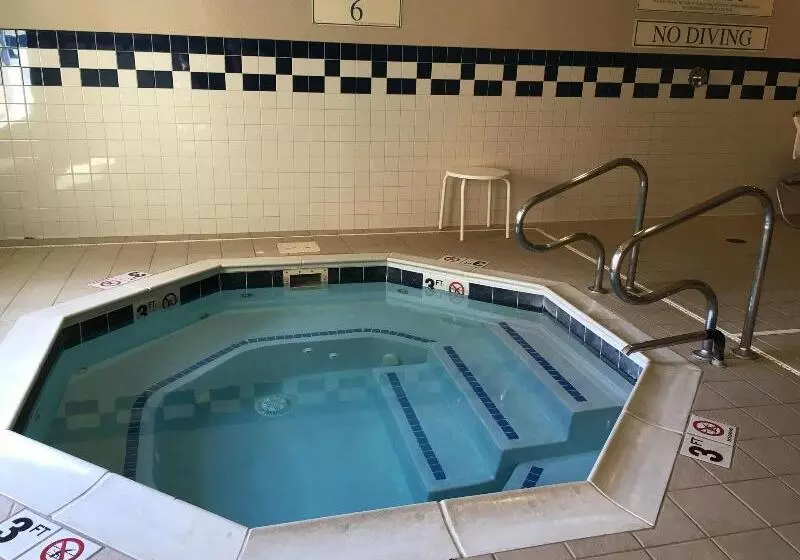 Отель Fairfield By Marriott Frankfort