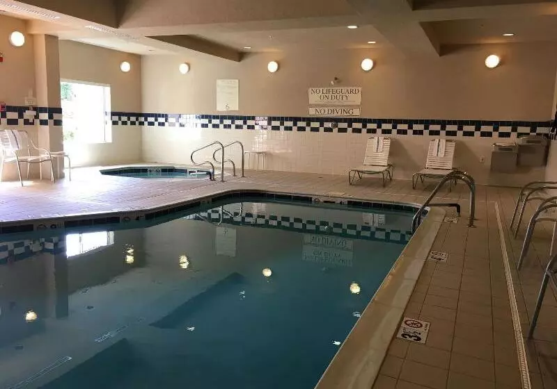 Отель Fairfield By Marriott Frankfort