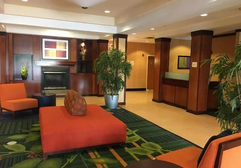 Отель Fairfield By Marriott Frankfort