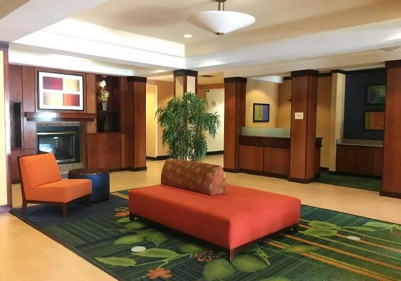 Отель Fairfield By Marriott Frankfort