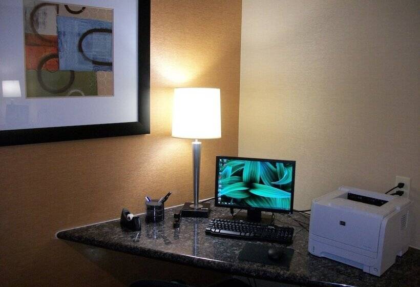 Szálloda Holiday Inn Express   Cortland, An Ihg