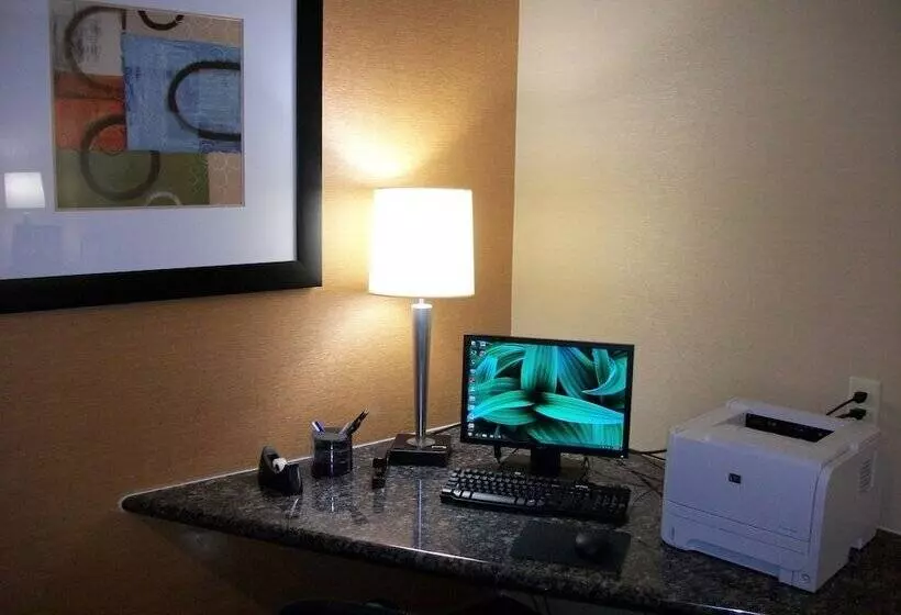 فندق Holiday Inn Express   Cortland, An Ihg