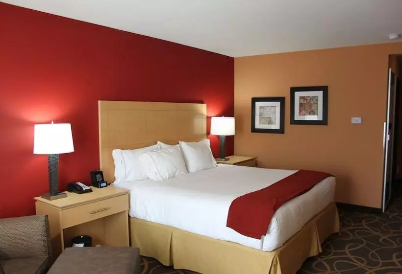 فندق Holiday Inn Express   Cortland, An Ihg