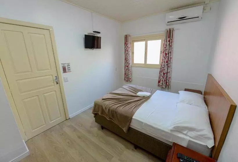 Hotel Pousada Acacia Negra