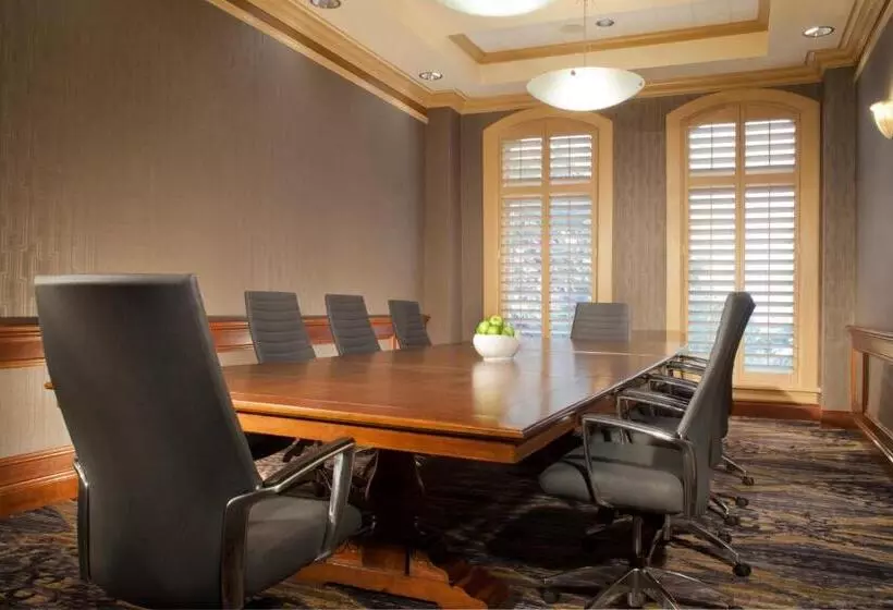 בית מלון כפרי The Ashton