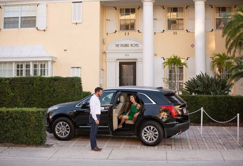 The Pillars Hotel & Club