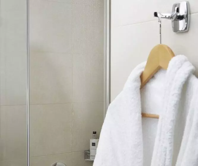 The Westbridge Hotel Stratford