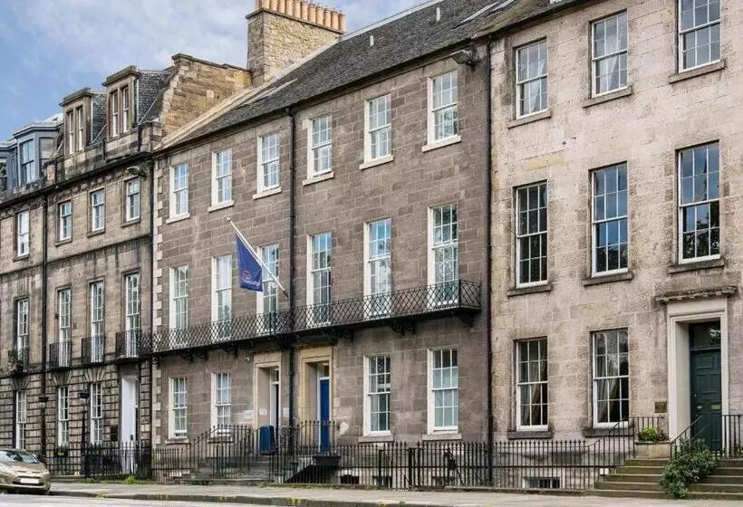 هتل Travelodge Edinburgh Central Queen Street