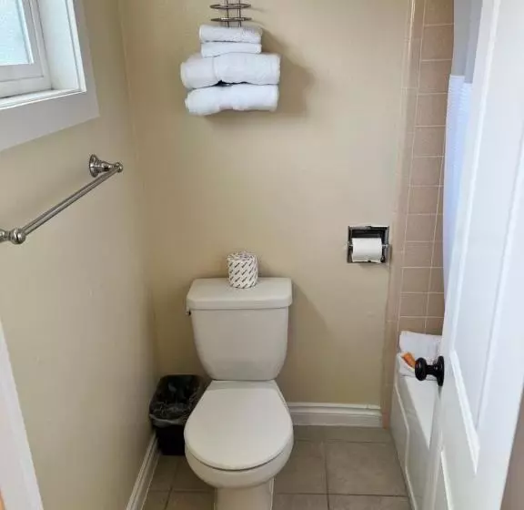 מוטל Timbers Inn And Suites