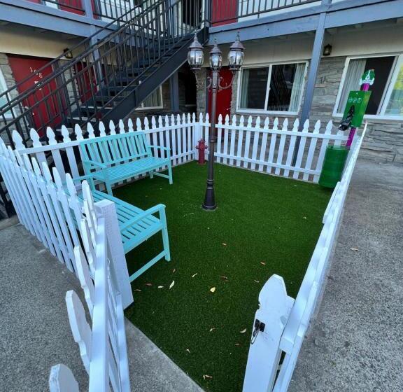 汽车旅馆  Timbers Inn And Suites