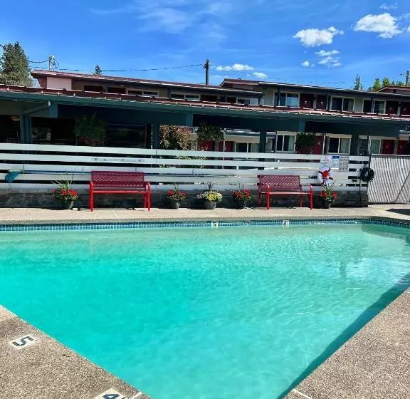 מוטל Timbers Inn And Suites