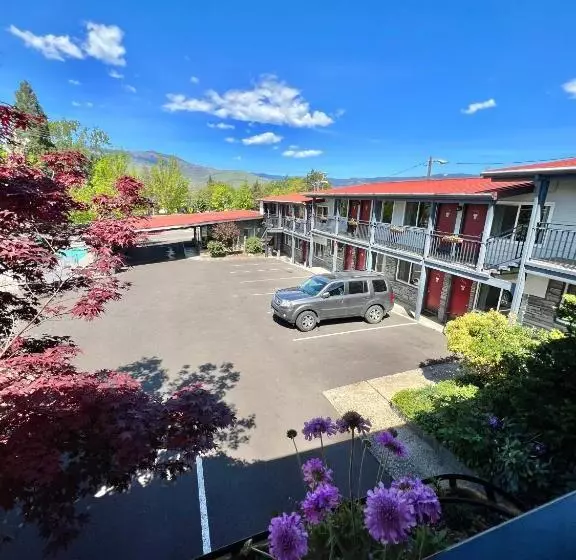 מוטל Timbers Inn And Suites