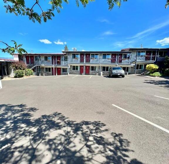 汽车旅馆  Timbers Inn And Suites