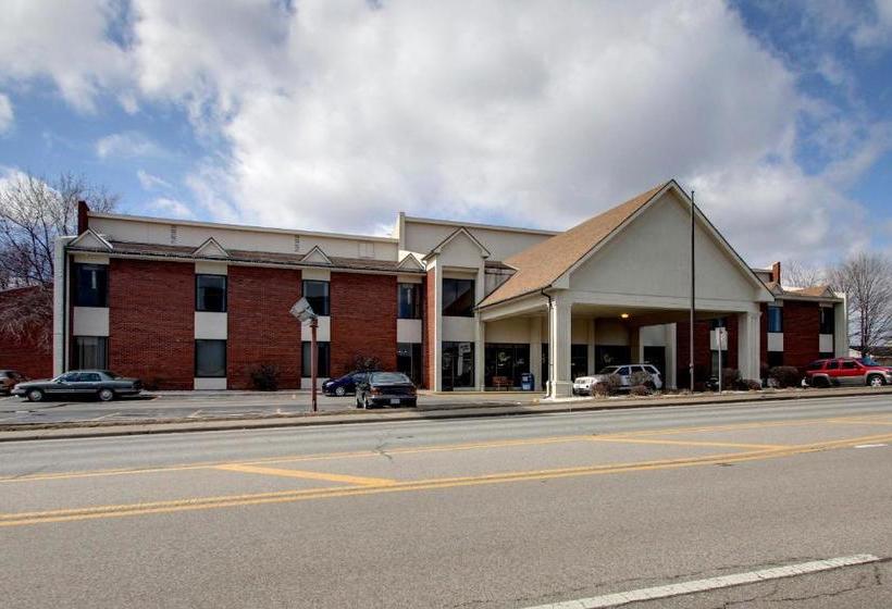 ホテル Quality Inn & Suites  Quincy