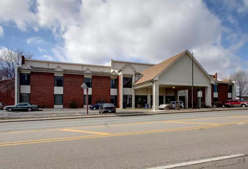 Отель Quality Inn & Suites Quincy