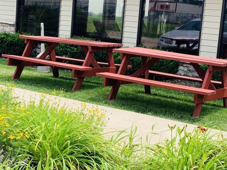 Отель Americinn By Wyndham Kewanee