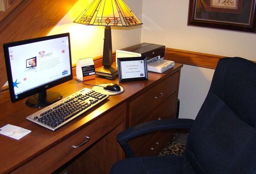 Отель Americinn By Wyndham Kewanee