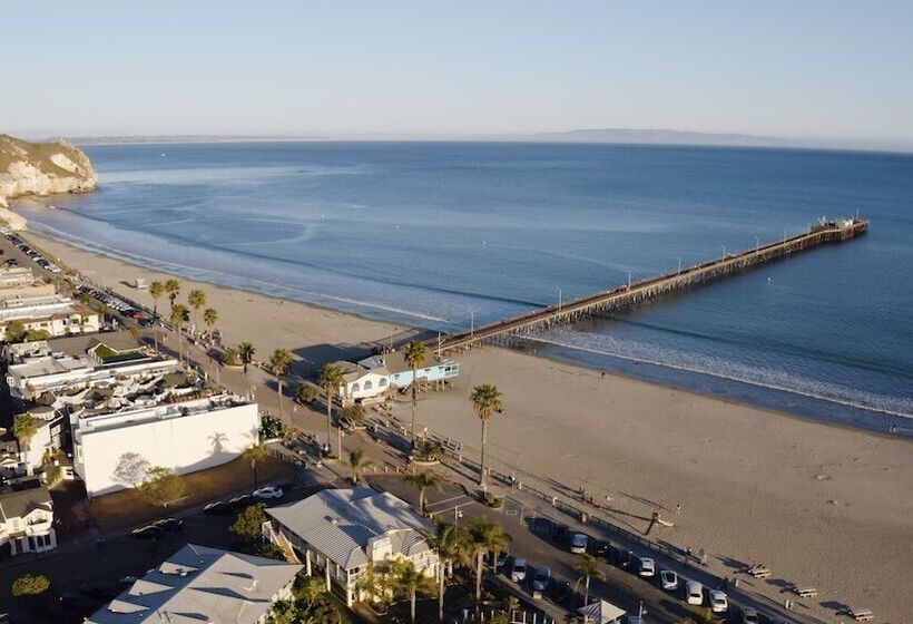 Отель Avila Lighthouse Suites