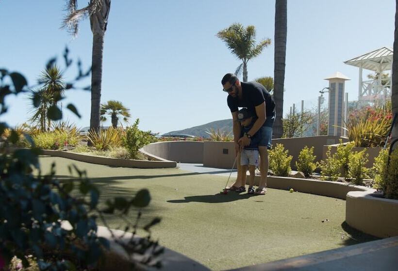 Отель Avila Lighthouse Suites