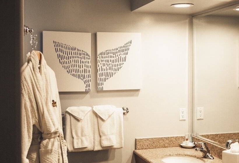 Отель Avila Lighthouse Suites