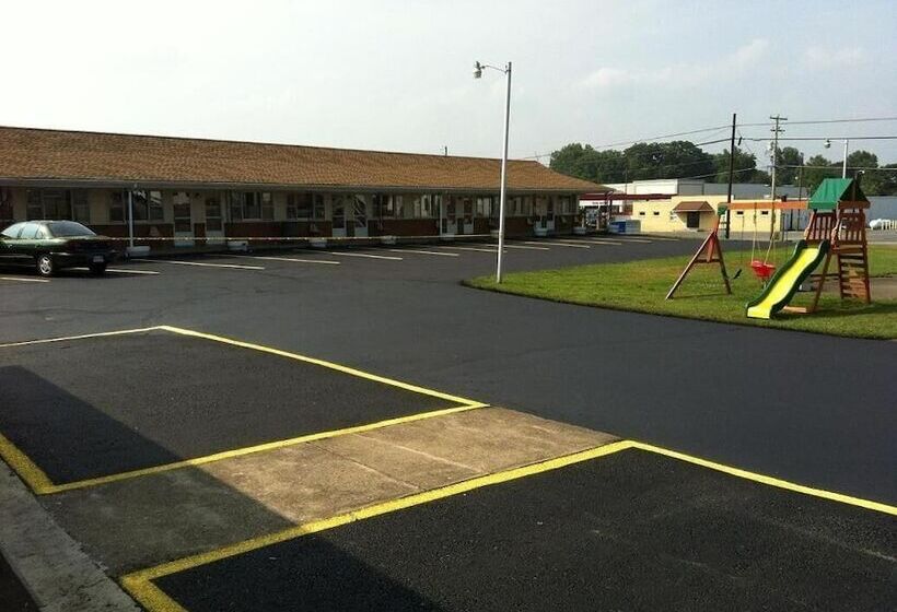 Отель Budget Inn Mifflintown