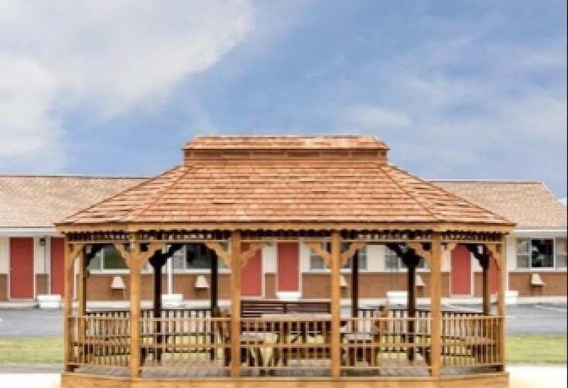 Отель Budget Inn Mifflintown